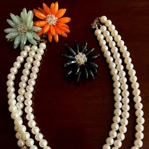 Vintage 3 strand faux pearl choker w/ 3 Jeweled Broaches